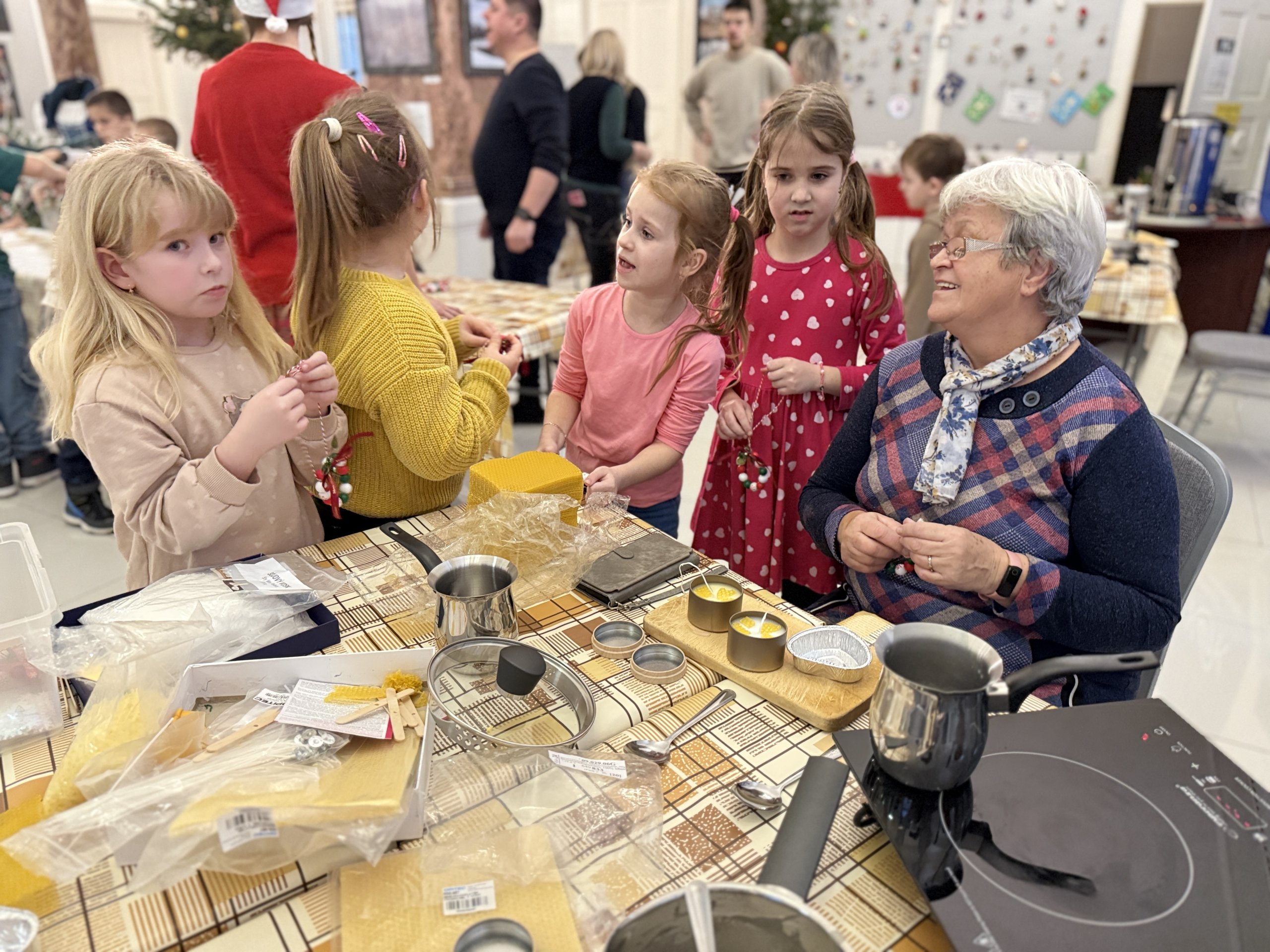 KEĎ UMENIE ZBLIŽUJE – tvorivé viacgeneračné stretnutia 2025