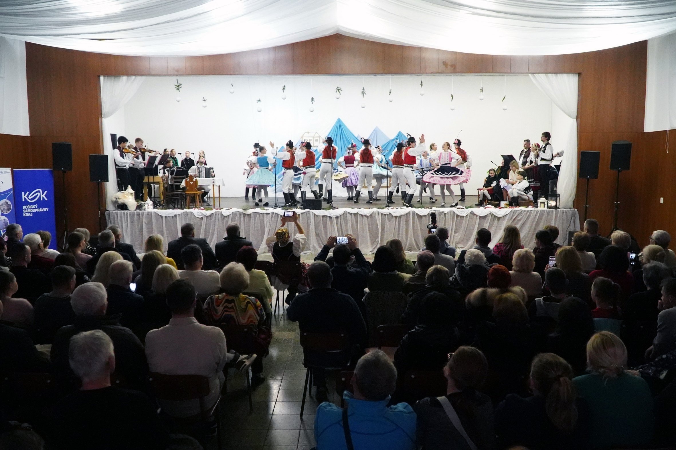 SVETLO TRADÍCIÍ  festival kolied a zvykov