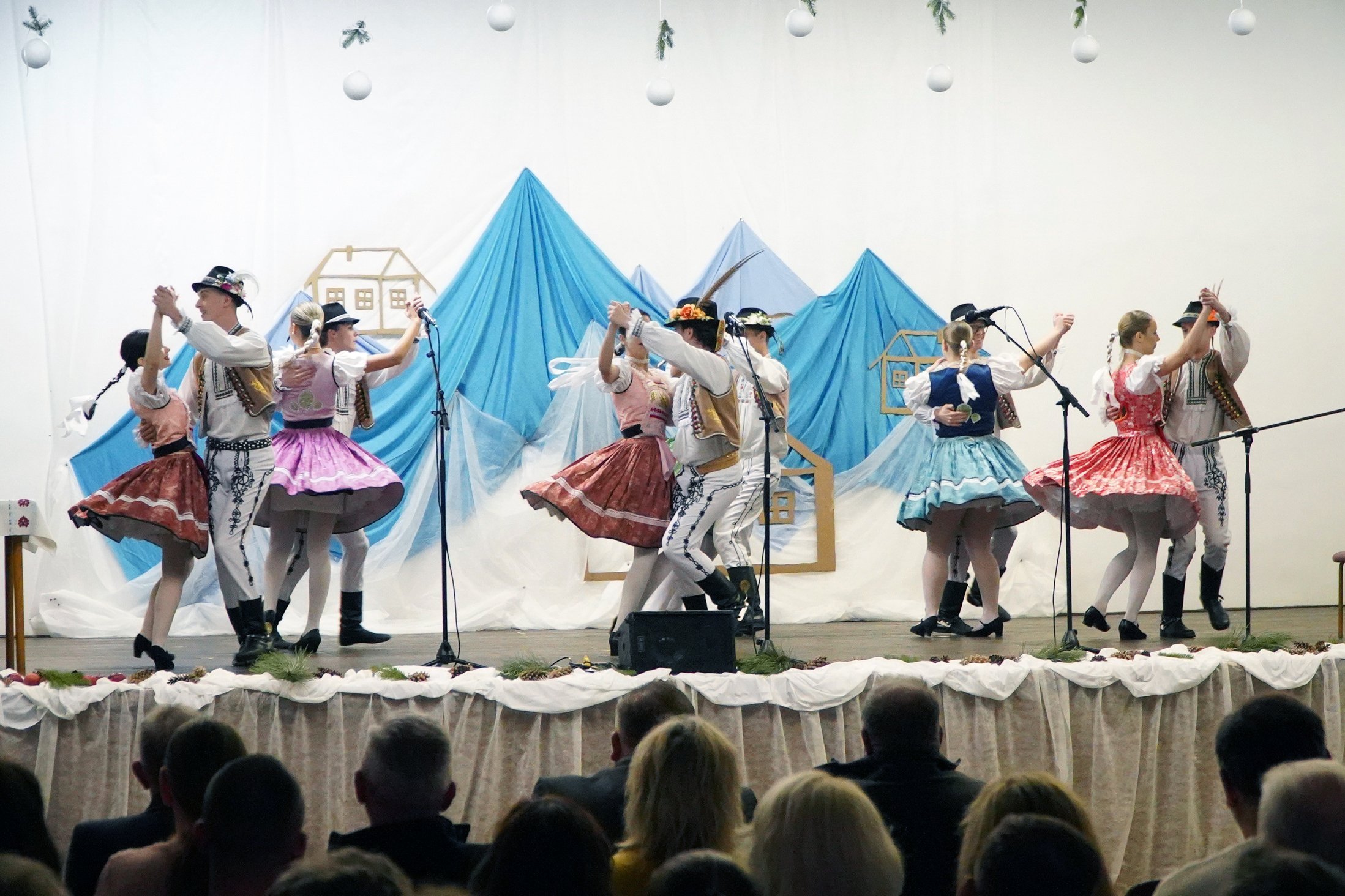 SVETLO TRADÍCIÍ  festival kolied a zvykov