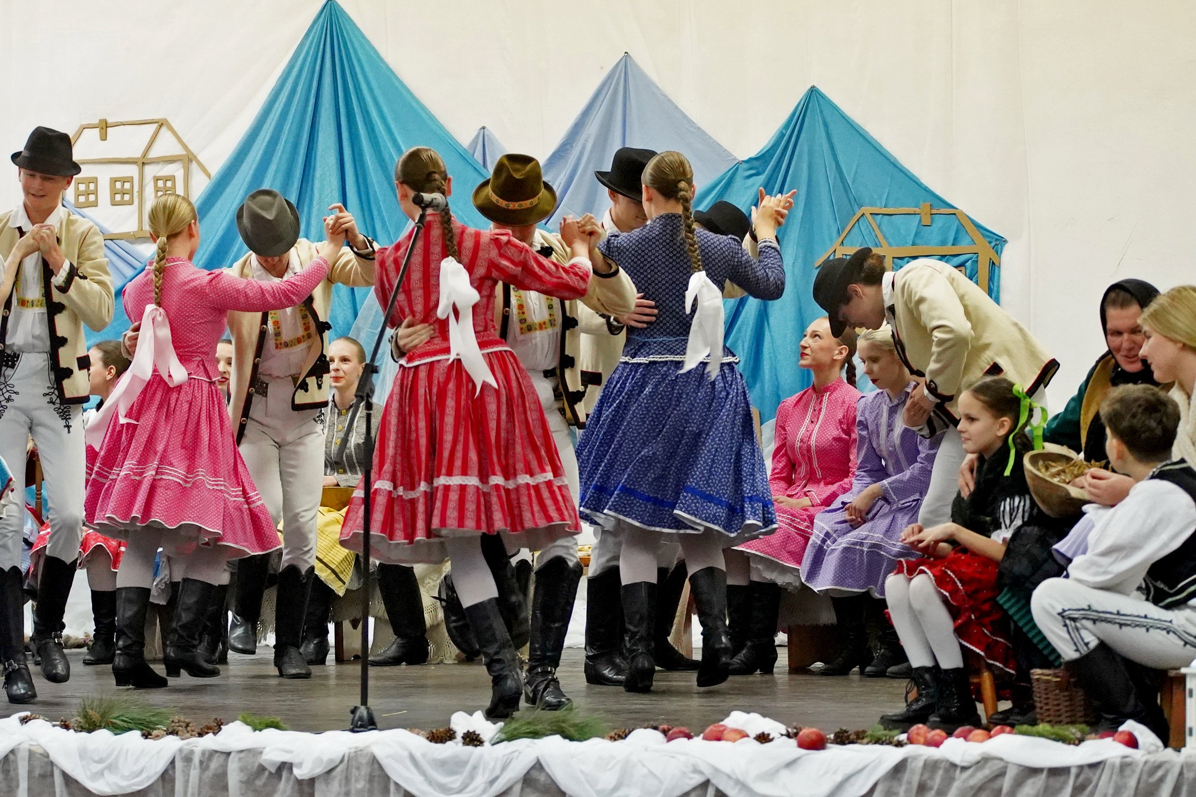 SVETLO TRADÍCIÍ  festival kolied a zvykov