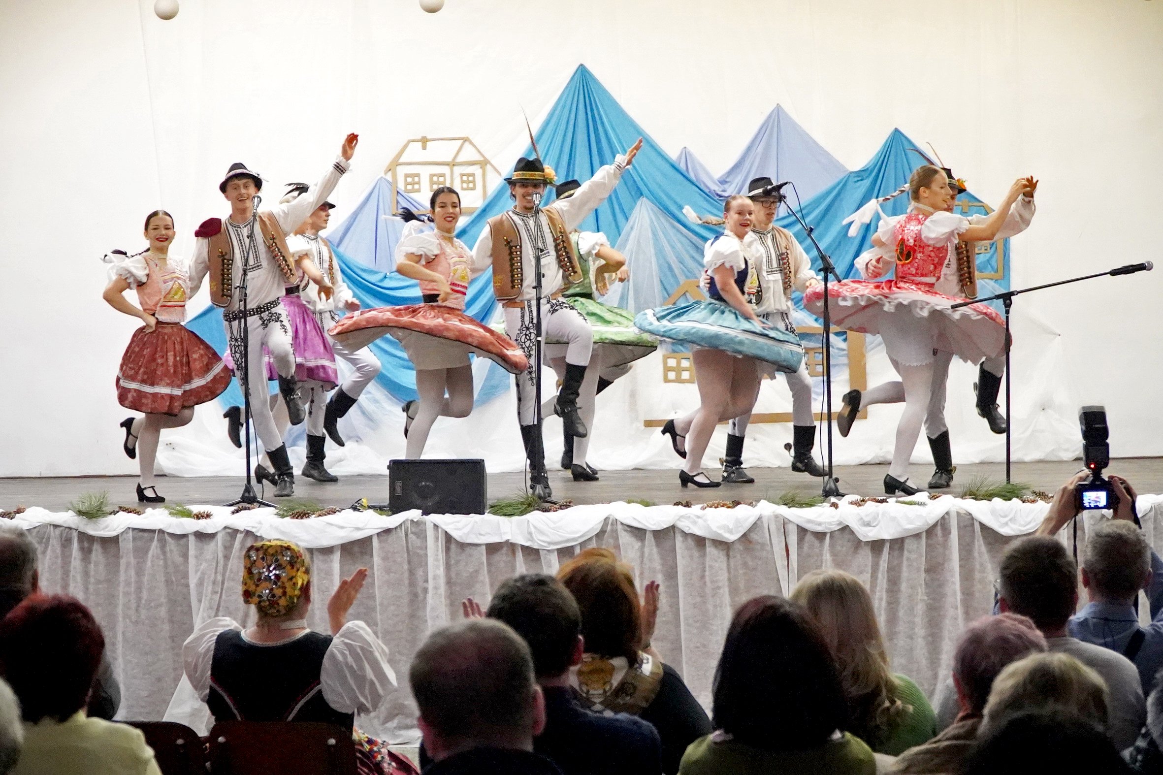 SVETLO TRADÍCIÍ  festival kolied a zvykov