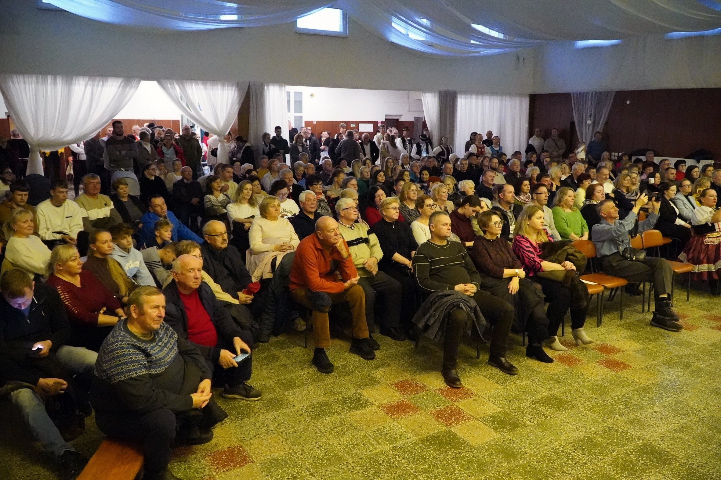 SVETLO TRADÍCIÍ  festival kolied a zvykov