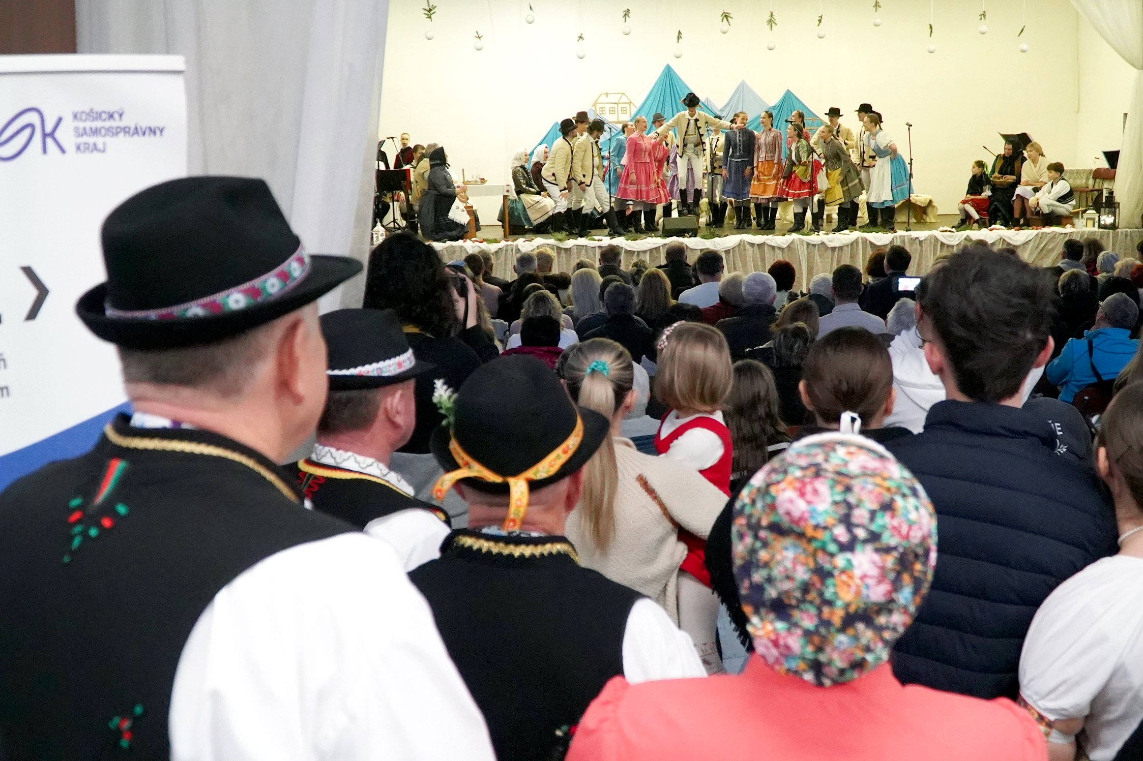 SVETLO TRADÍCIÍ  festival kolied a zvykov