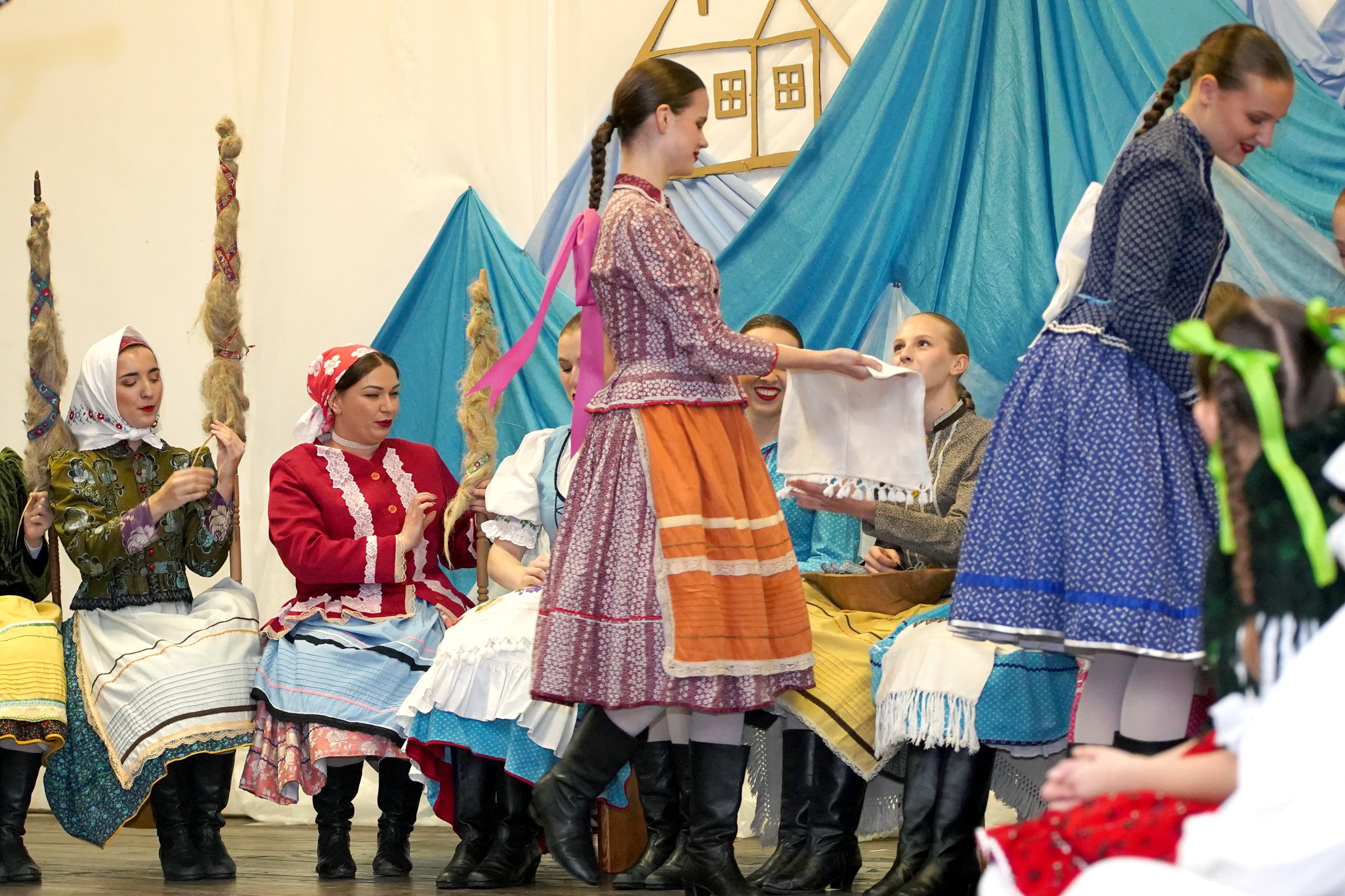 SVETLO TRADÍCIÍ  festival kolied a zvykov