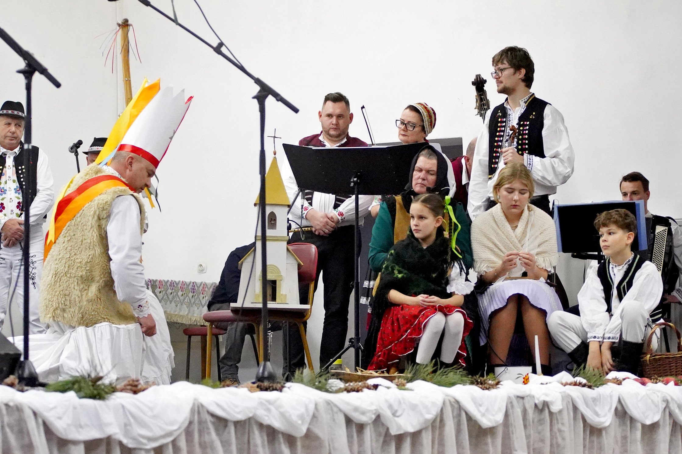 SVETLO TRADÍCIÍ  festival kolied a zvykov