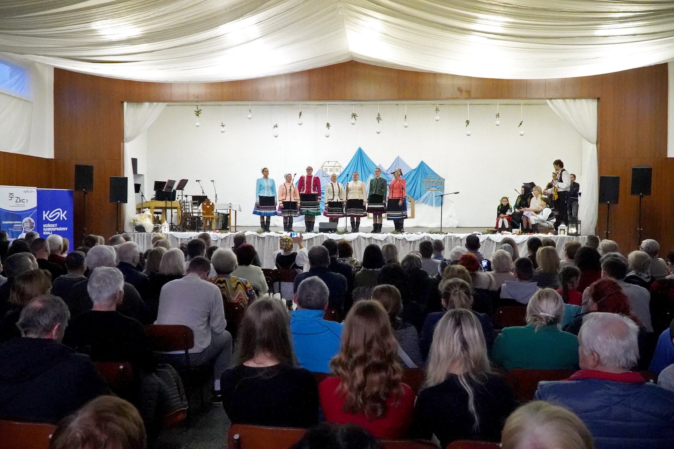 SVETLO TRADÍCIÍ  festival kolied a zvykov