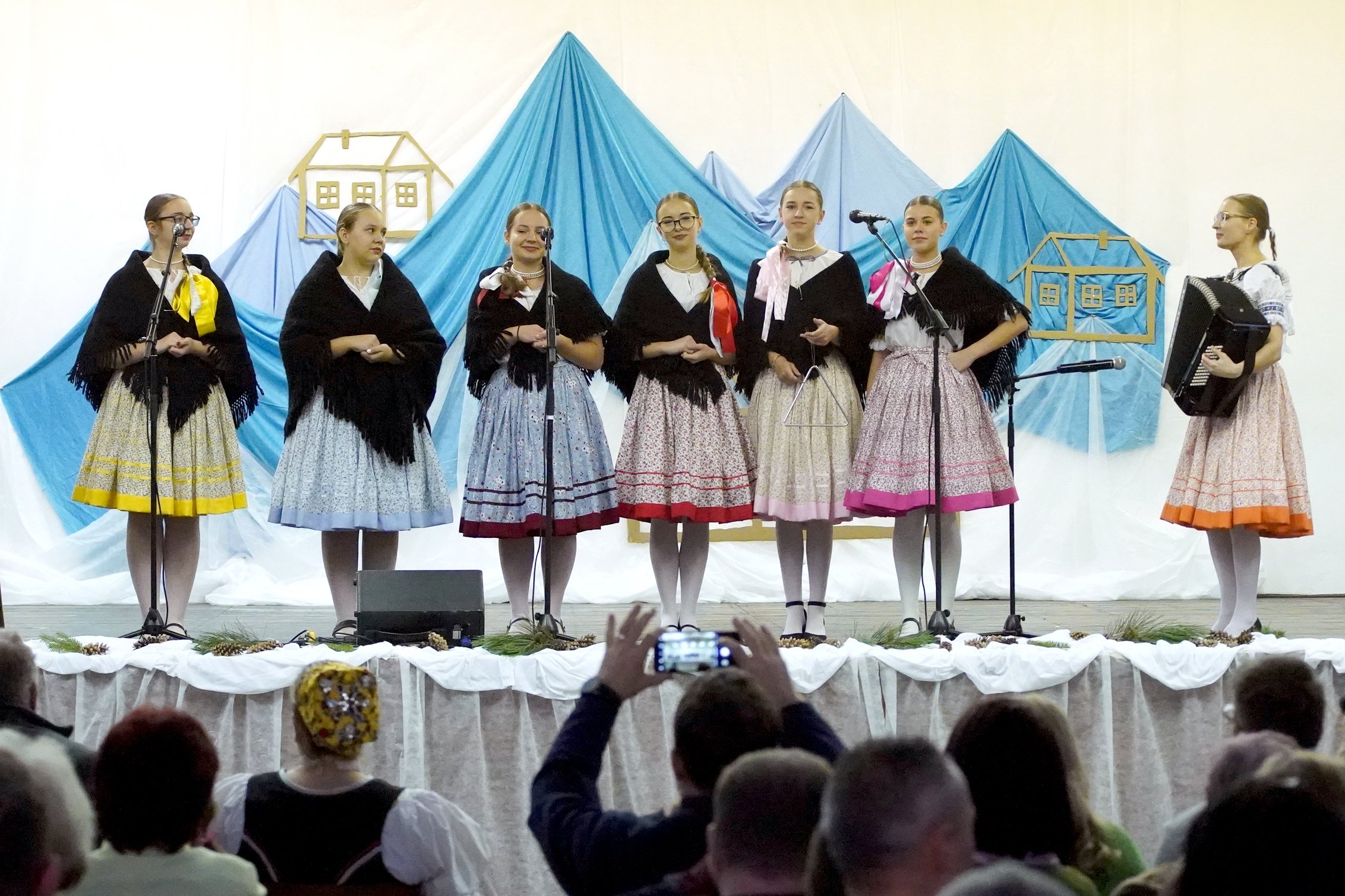 SVETLO TRADÍCIÍ  festival kolied a zvykov