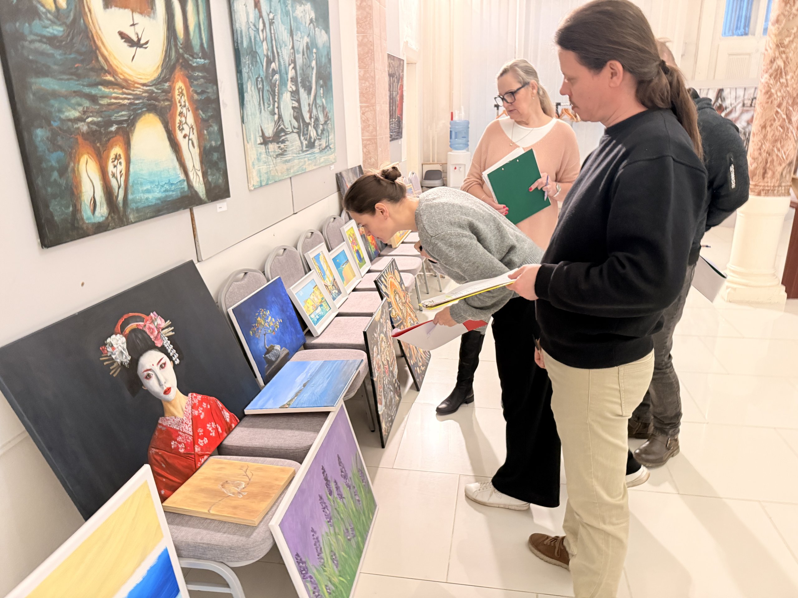 VÝTVARNÉ SPEKTRUM 2026 regionálne kolo Michalovce, Sobrance - vernisáž, vyhodnotenie, rozborový seminár