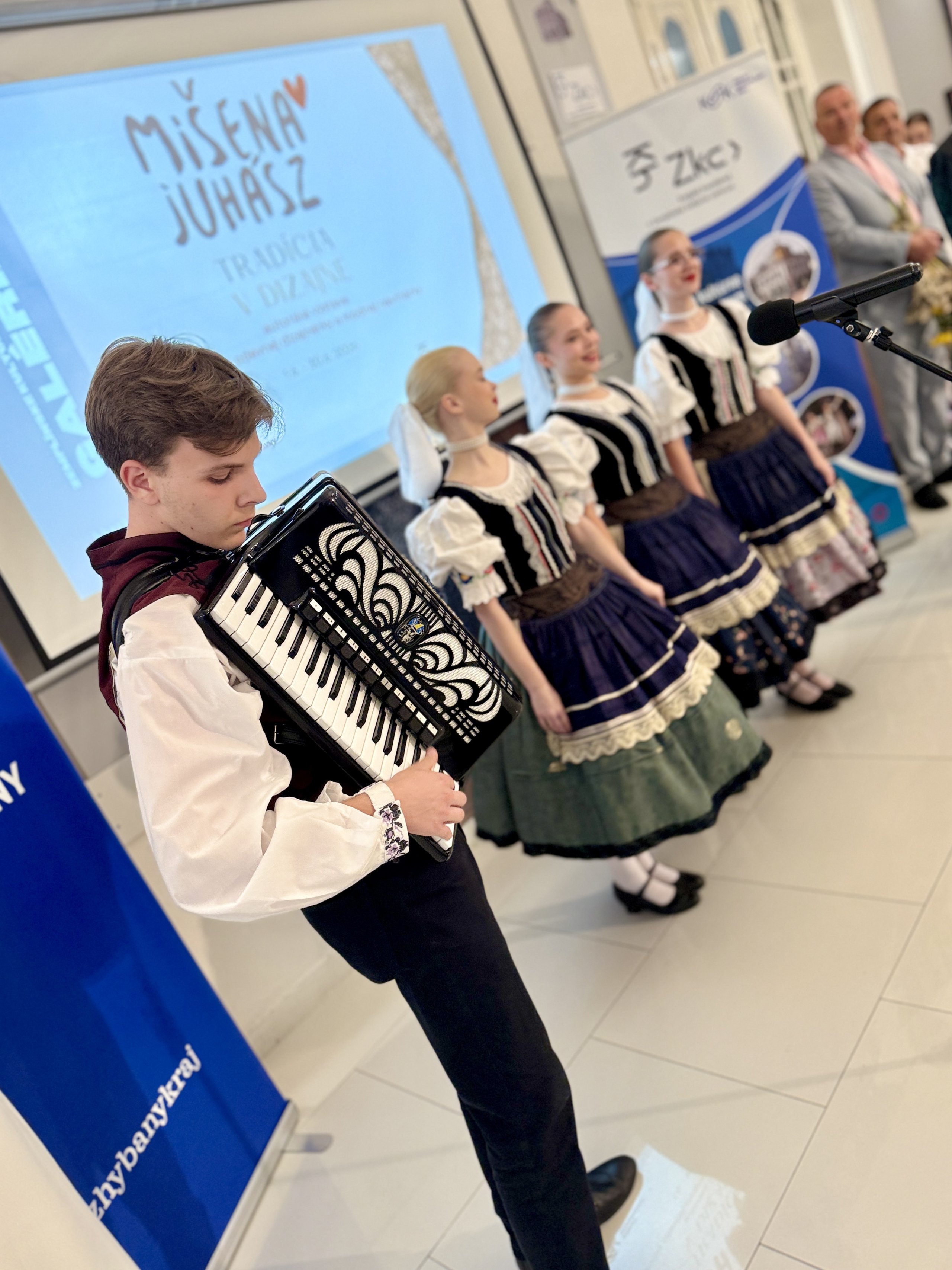 Mišena JUHÁSZ - autorská výstava z tvorby módnej návrhárky