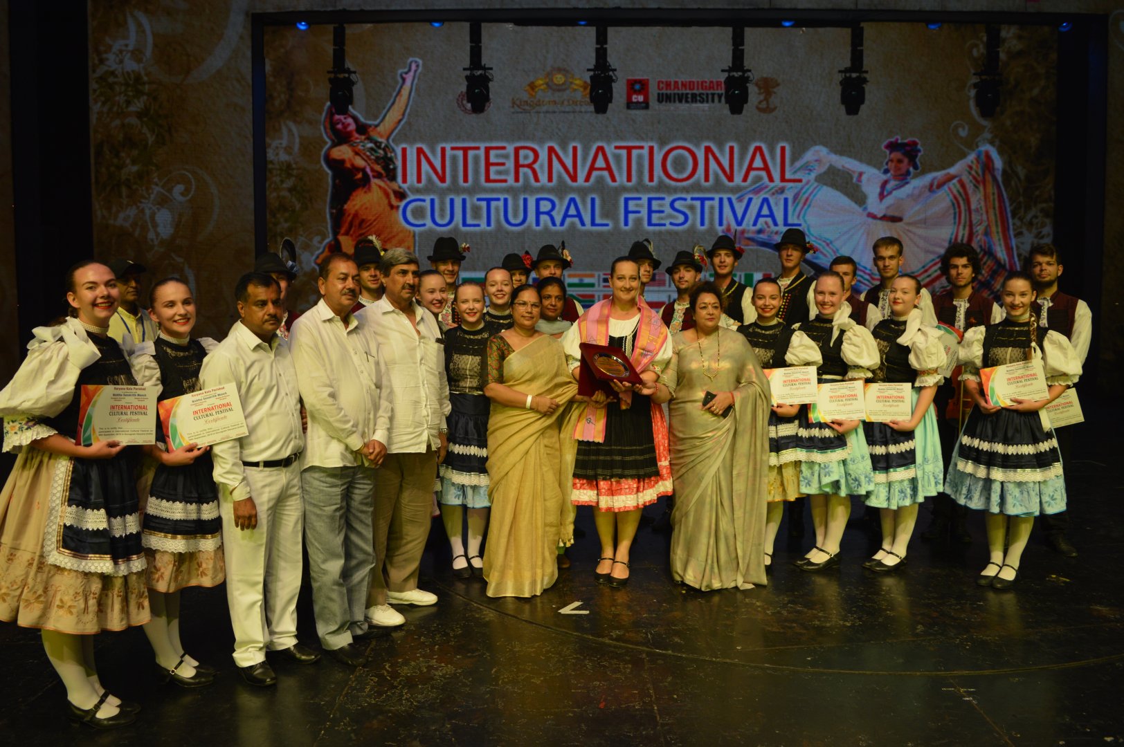 FS Zemplín na 1.Medzinárodnom festivale mládeže v Cha