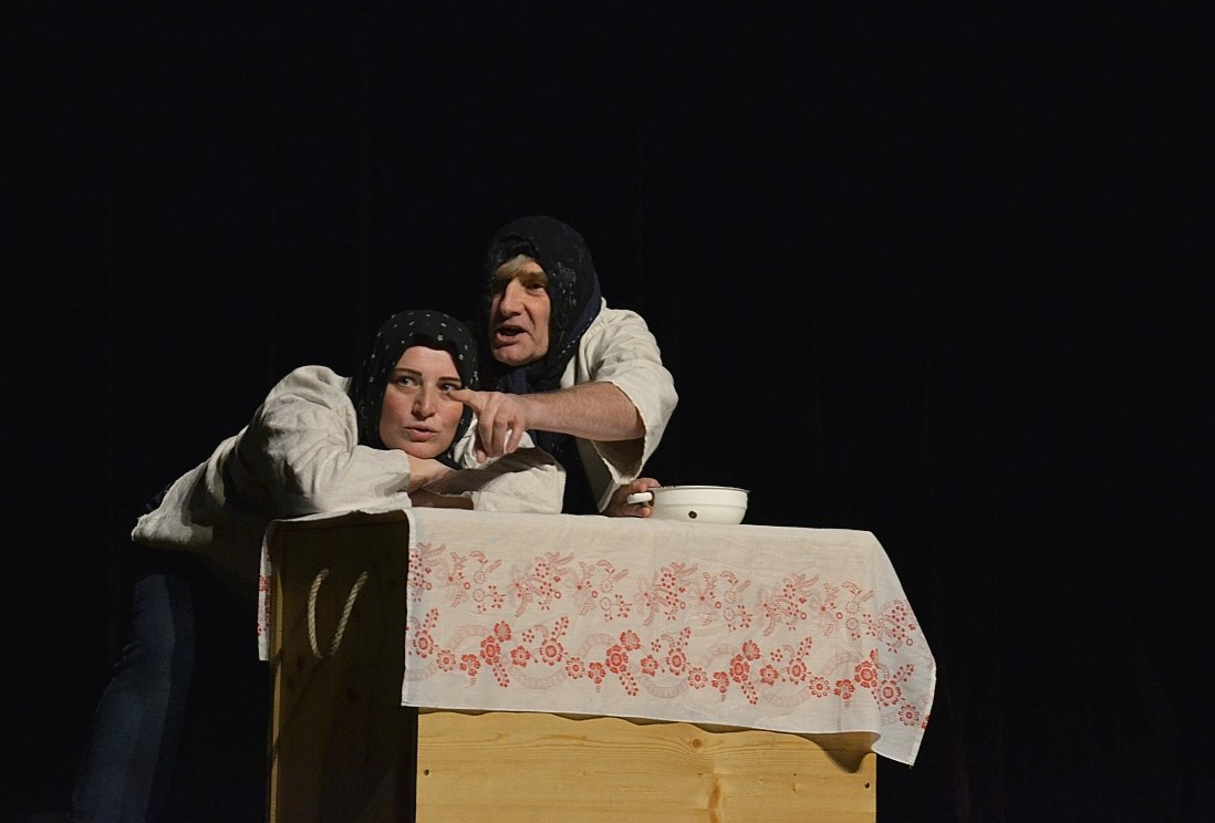 SCÉNICKÁ JESEŇ-malý divadelný festival ochot.divadiel