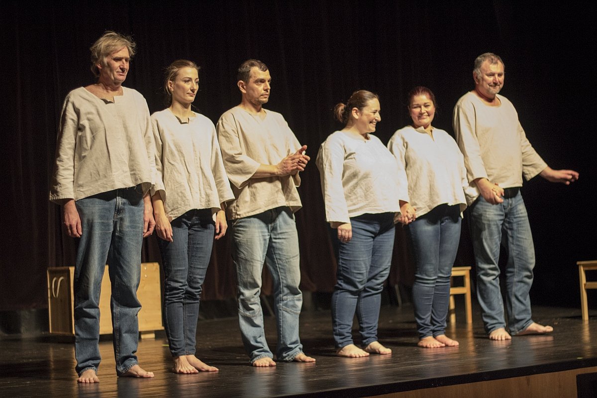 SCÉNICKÁ JESEŇ-malý divadelný festival ochot.divadiel