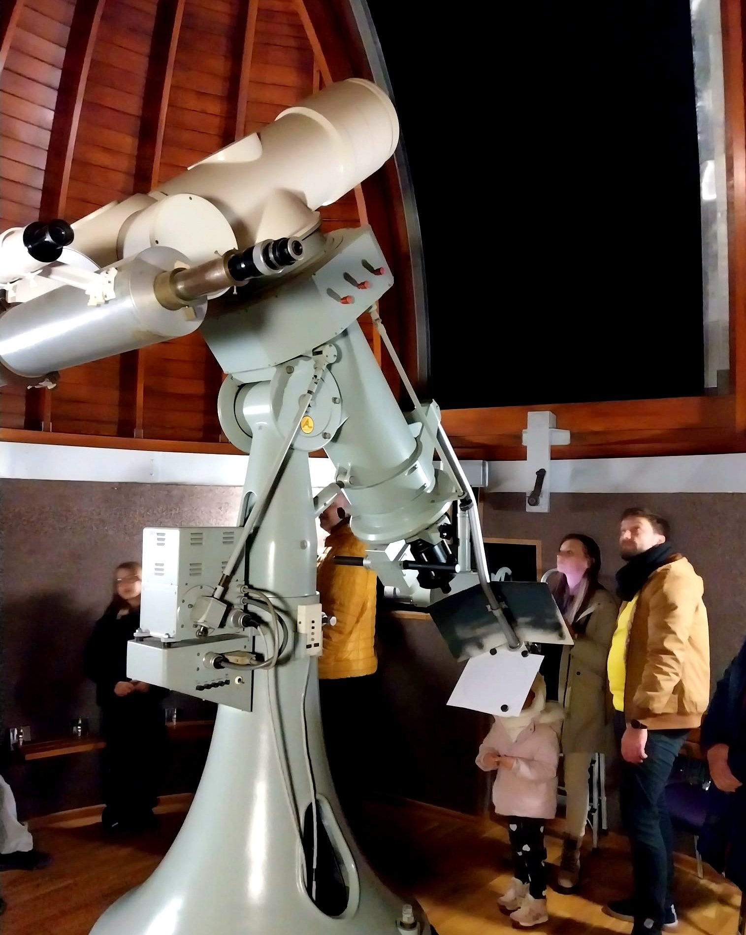 Večerné pozorovanie oblohy - Všetky oči hore!