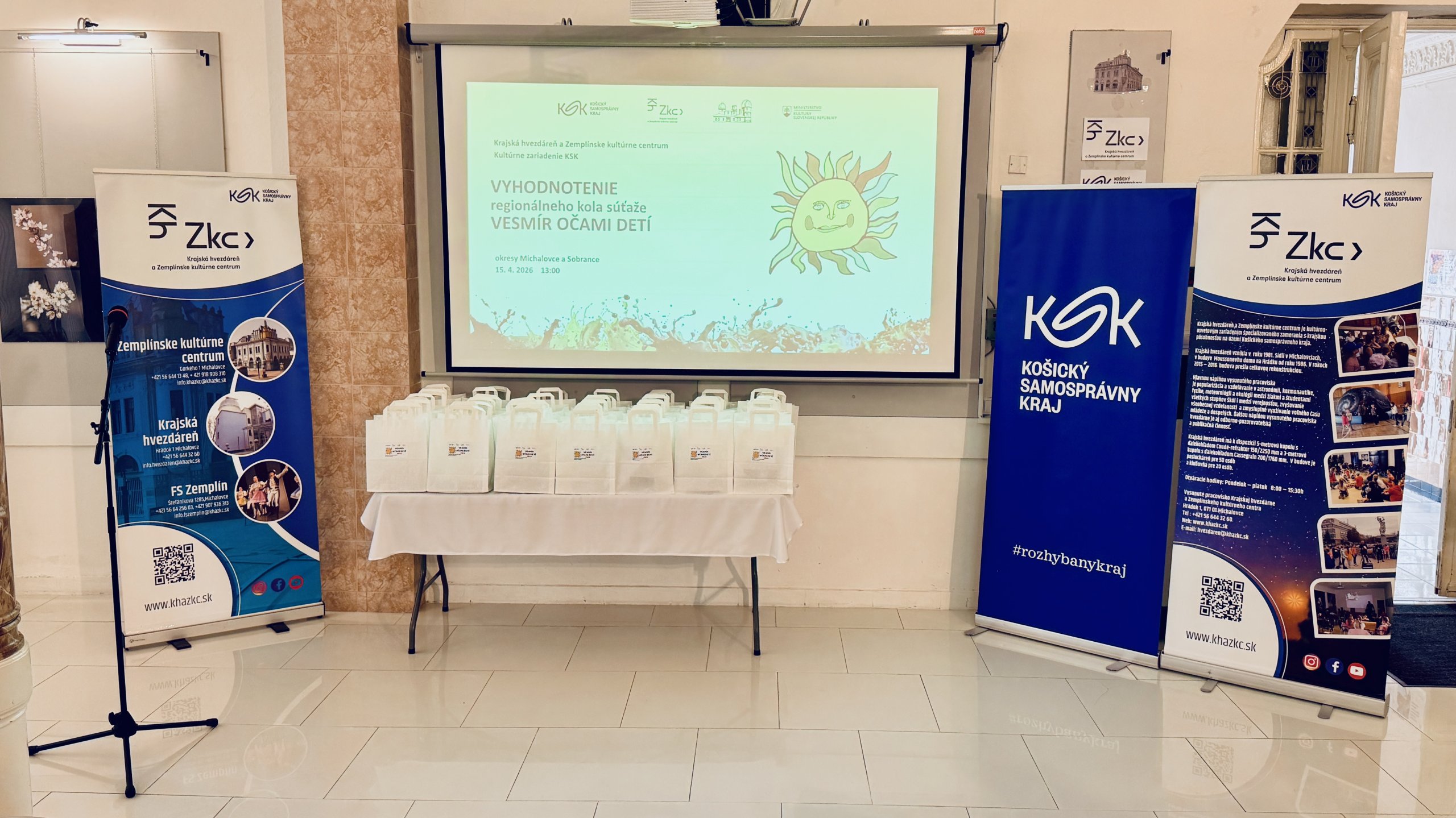 Výstava súťažných prác "Vesmír očami detí 2026"