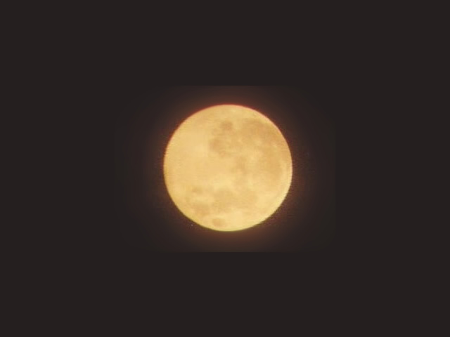 Mesiac cez binokulár 7x50