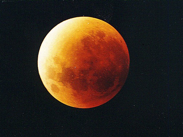 Úplné zatmenie Mesiaca - 16. sep 1997